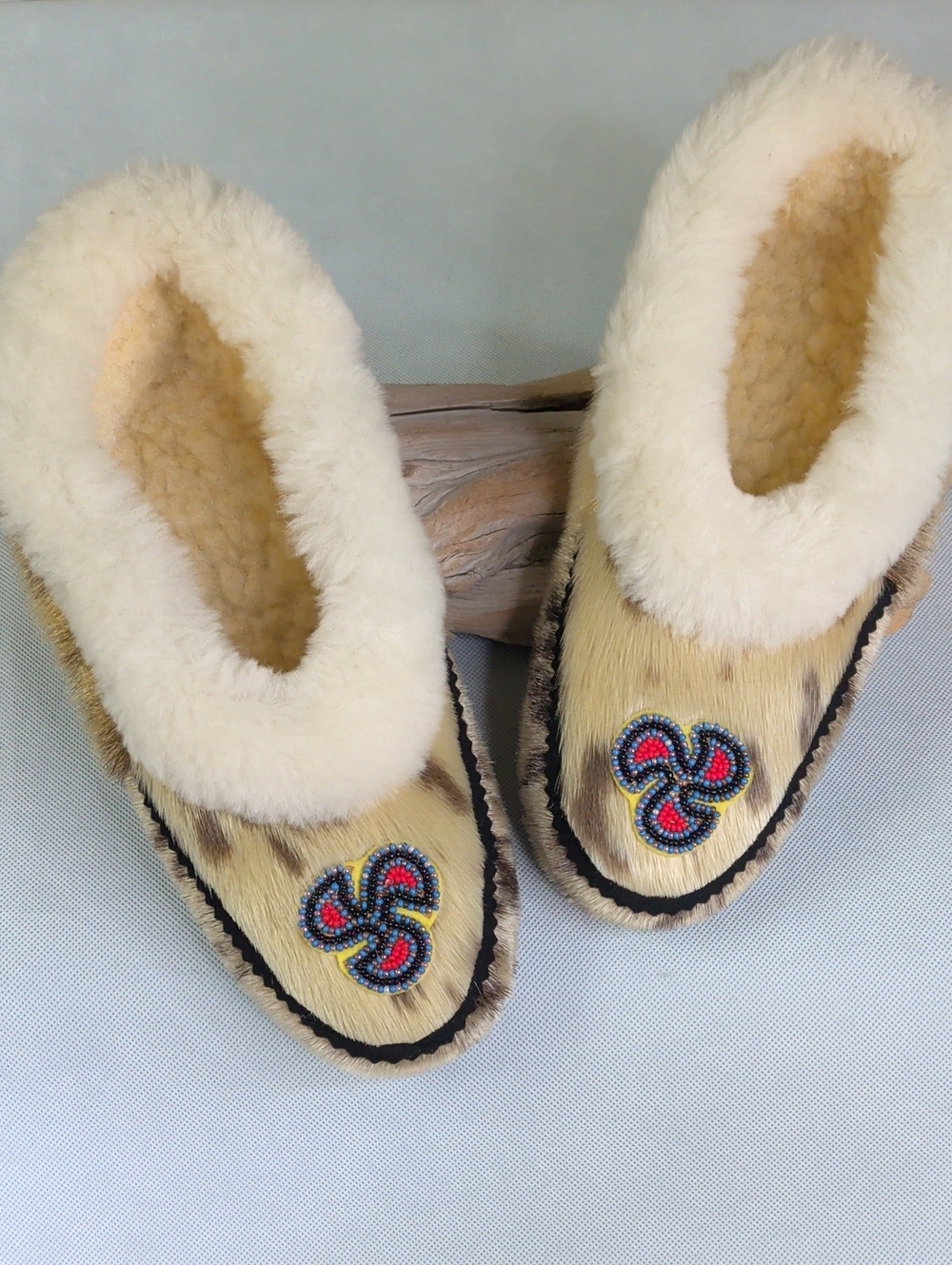 Vintage Women's Cream Fur-Trim Moccasin Slippers